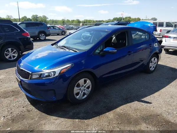 3KPFK4A78HE044564 2017 KIA FORTE - Image 2