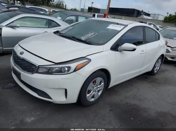 3KPFK4A78HE044984 2017 KIA FORTE - Image 2