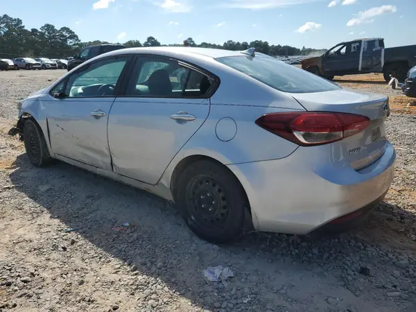 3KPFK4A78HE045455 2017 KIA FORTE - Image 2