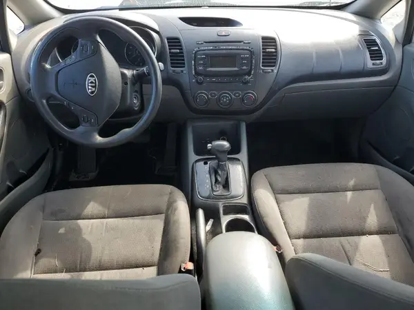 3KPFK4A78HE045455 2017 KIA FORTE - Image 8