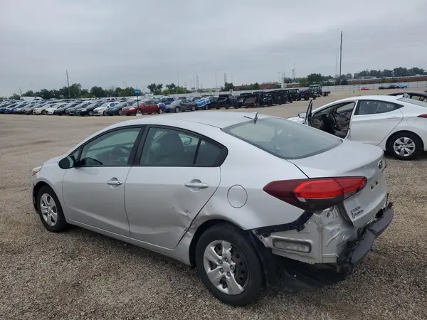 3KPFK4A78HE046136 2017 KIA FORTE - Image 2