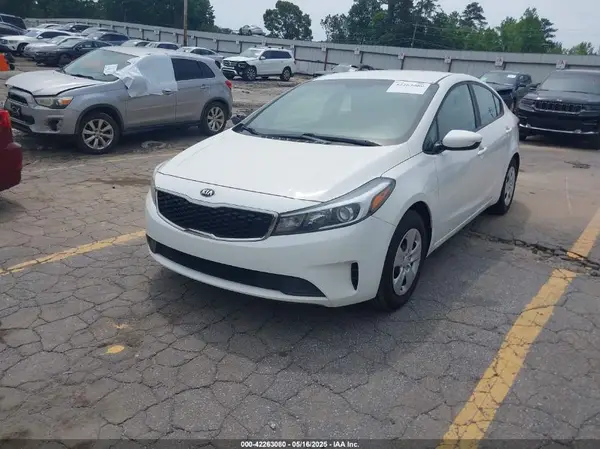 3KPFK4A78HE047125 2017 KIA FORTE - Image 2