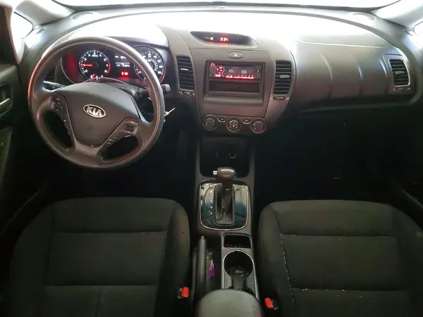 3KPFK4A78HE047576 2017 KIA FORTE - Image 8