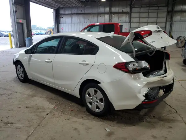 3KPFK4A78HE047819 2017 KIA FORTE - Image 2