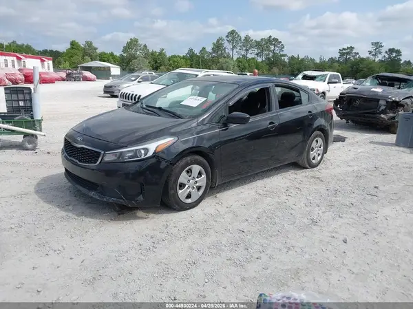3KPFK4A78HE049120 2017 KIA FORTE - Image 2