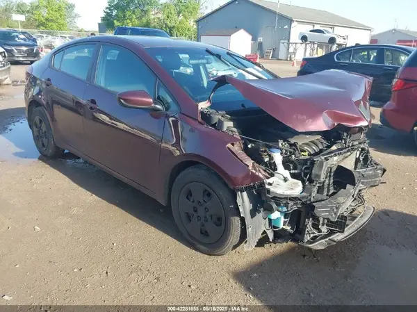 3KPFK4A78HE050199 2017 KIA FORTE - Image 1