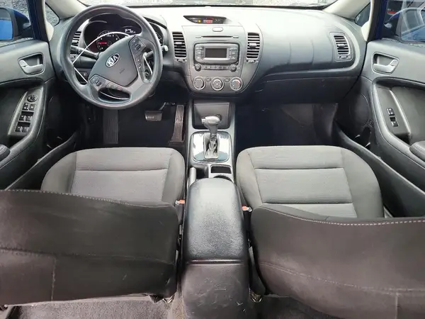 3KPFK4A78HE050414 2017 KIA FORTE - Image 8