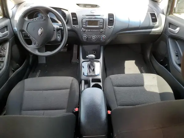 3KPFK4A78HE051708 2017 KIA FORTE - Image 8