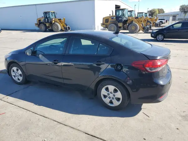 3KPFK4A78HE053636 2017 KIA FORTE - Image 2