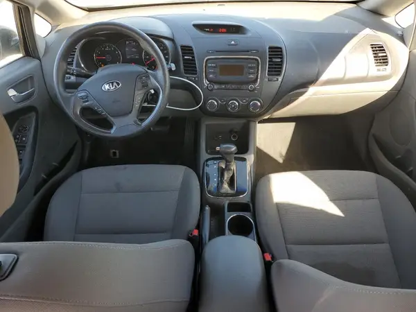 3KPFK4A78HE053636 2017 KIA FORTE - Image 8