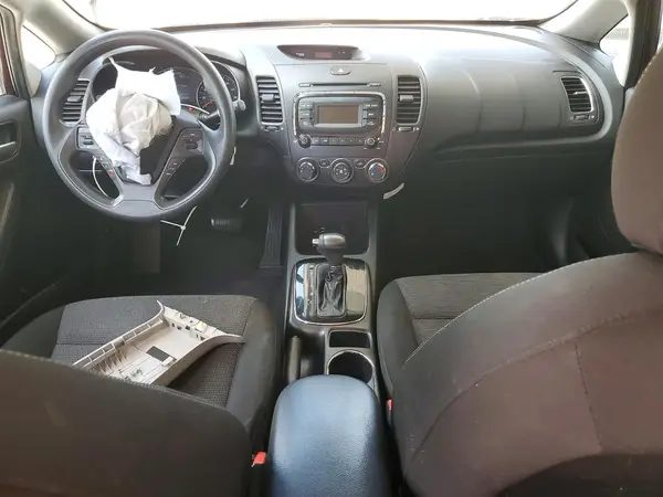 3KPFK4A78HE054060 2017 KIA FORTE - Image 8