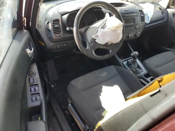 3KPFK4A78HE054074 2017 KIA FORTE - Image 8