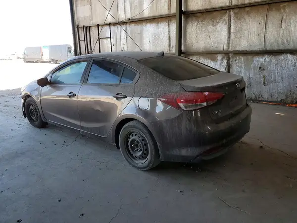 3KPFK4A78HE055158 2017 KIA FORTE - Image 2
