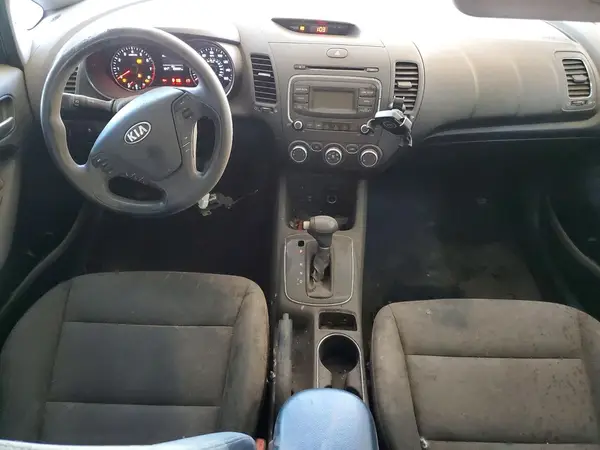 3KPFK4A78HE055158 2017 KIA FORTE - Image 8