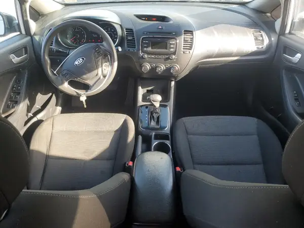 3KPFK4A78HE057962 2017 KIA FORTE - Image 8