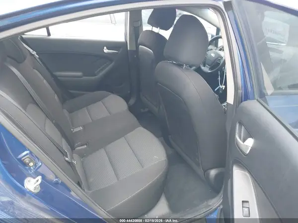 3KPFK4A78HE057976 2017 KIA FORTE - Image 8