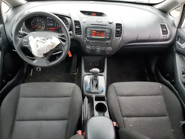 3KPFK4A78HE059601 2017 KIA FORTE - Image 8