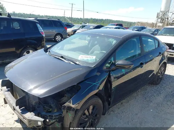 3KPFK4A78HE060330 2017 KIA FORTE - Image 2