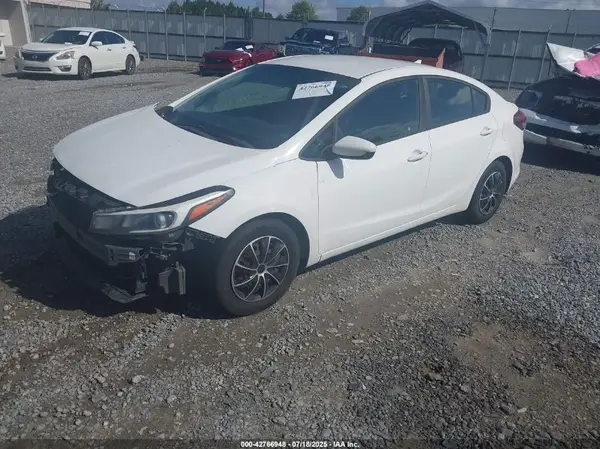 3KPFK4A78HE061008 2017 KIA FORTE - Image 2