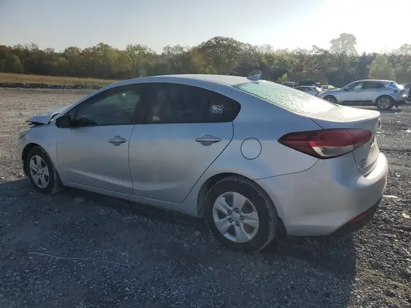 3KPFK4A78HE061140 2017 KIA FORTE - Image 2