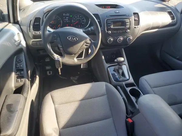 3KPFK4A78HE061140 2017 KIA FORTE - Image 8