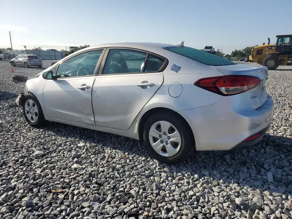 3KPFK4A78HE061154 2017 KIA FORTE - Image 2