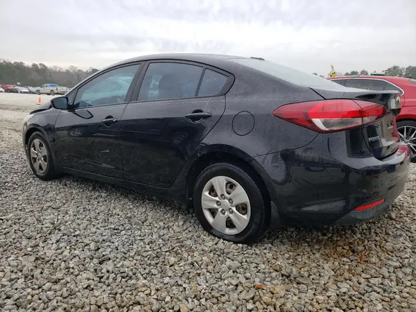 3KPFK4A78HE061705 2017 KIA FORTE - Image 2
