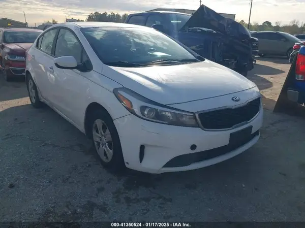3KPFK4A78HE062093 2017 KIA FORTE - Image 1
