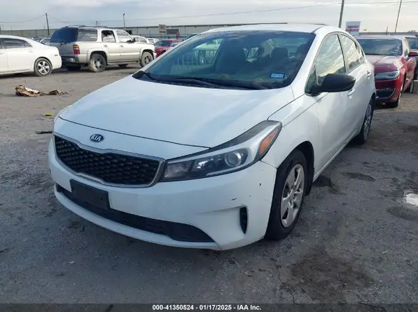 3KPFK4A78HE062093 2017 KIA FORTE - Image 2