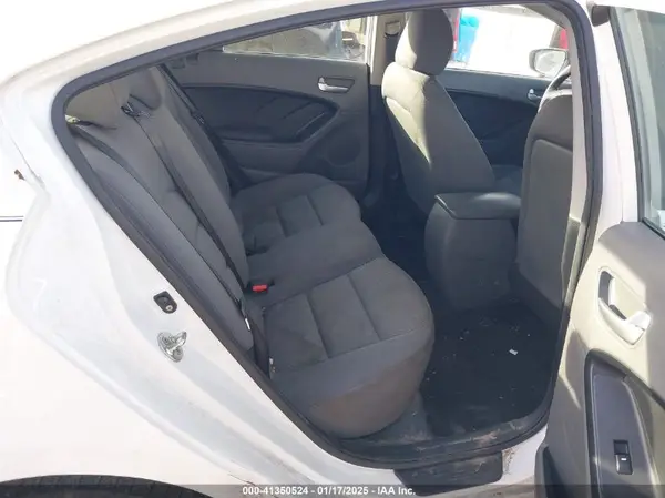 3KPFK4A78HE062093 2017 KIA FORTE - Image 8