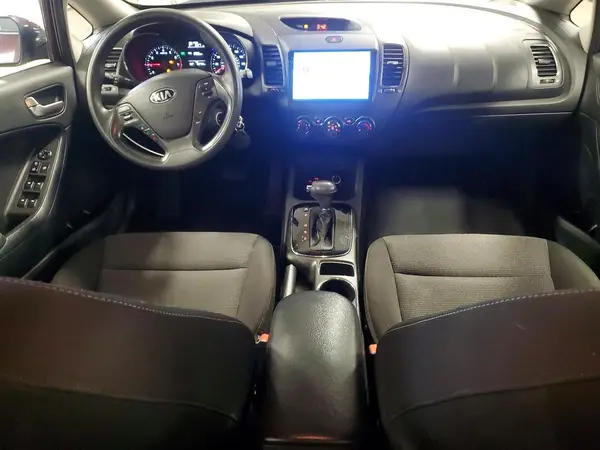 3KPFK4A78HE062739 2017 KIA FORTE - Image 8
