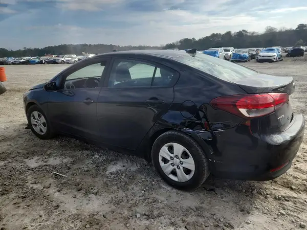 3KPFK4A78HE064815 2017 KIA FORTE - Image 2