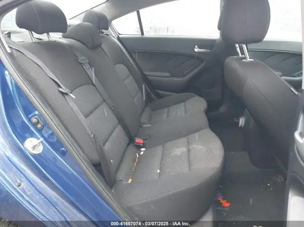3KPFK4A78HE065446 2017 KIA FORTE - Image 8