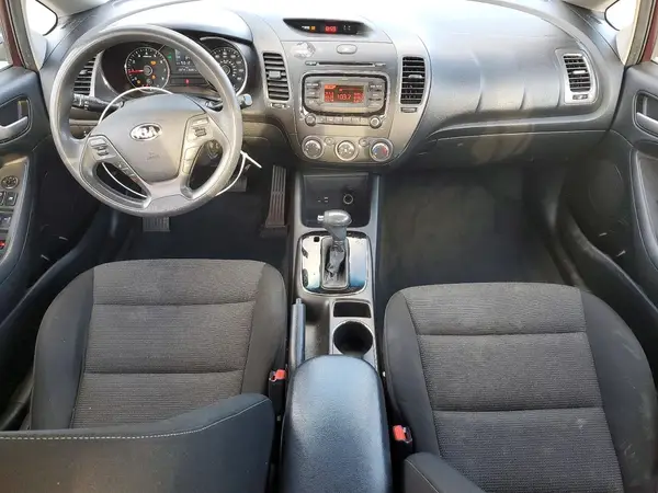 3KPFK4A78HE065799 2017 KIA FORTE - Image 8