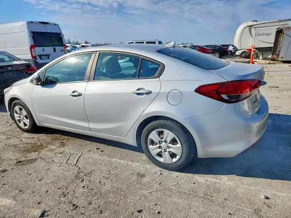 3KPFK4A78HE065852 2017 KIA FORTE - Image 2