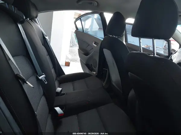 3KPFK4A78HE066127 2017 KIA FORTE - Image 8