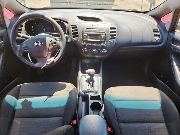 3KPFK4A78HE069996 2017 KIA FORTE - Image 8