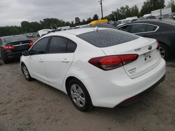 3KPFK4A78HE070047 2017 KIA FORTE - Image 2