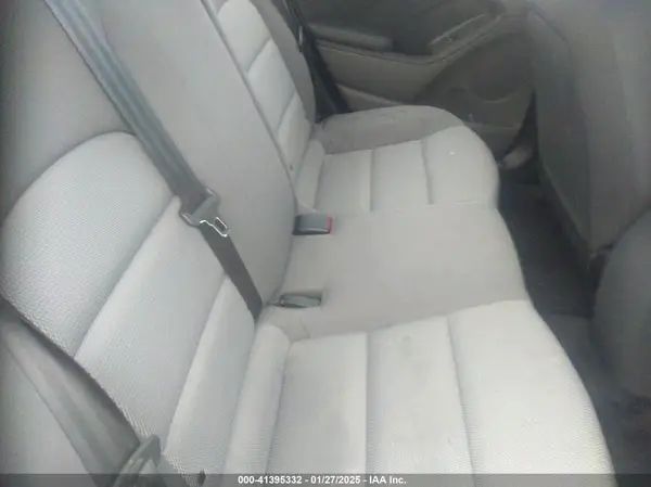 3KPFK4A78HE070615 2017 KIA FORTE - Image 8
