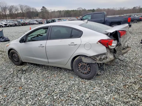 3KPFK4A78HE071294 2017 KIA FORTE - Image 2