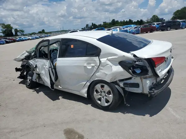 3KPFK4A78HE071313 2017 KIA FORTE - Image 2