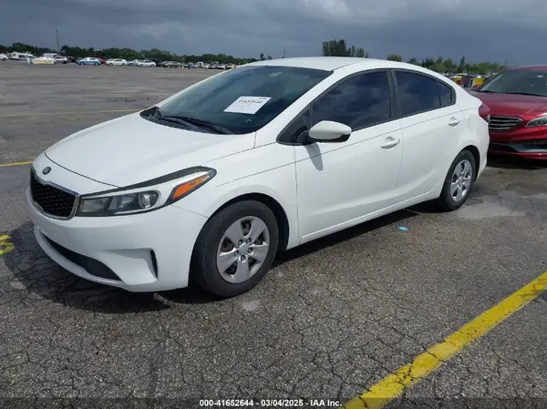 3KPFK4A78HE072333 2017 KIA FORTE - Image 2