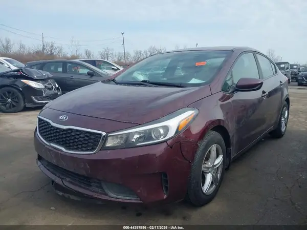 3KPFK4A78HE072462 2017 KIA FORTE - Image 2
