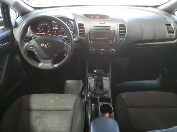 3KPFK4A78HE077080 2017 KIA FORTE - Image 8