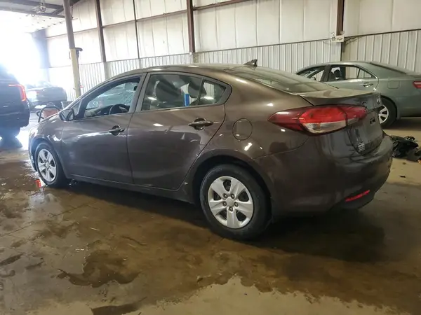 3KPFK4A78HE077824 2017 KIA FORTE - Image 2