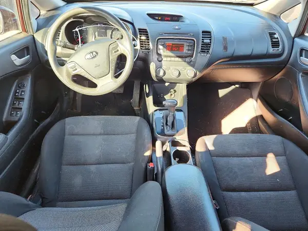 3KPFK4A78HE077869 2017 KIA FORTE - Image 8