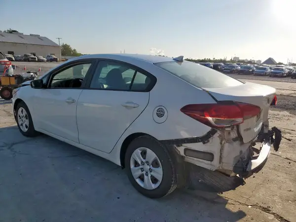3KPFK4A78HE077919 2017 KIA FORTE - Image 2
