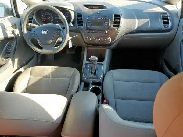 3KPFK4A78HE077919 2017 KIA FORTE - Image 8
