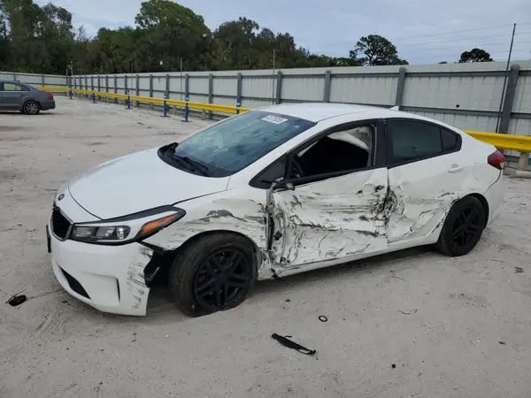 3KPFK4A78HE079718 2017 KIA FORTE - Image 1