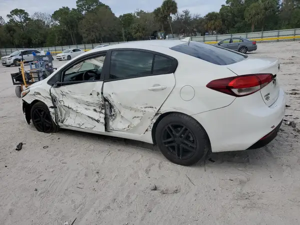 3KPFK4A78HE079718 2017 KIA FORTE - Image 2